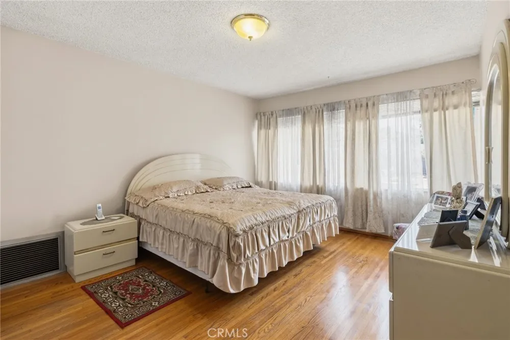 6306 Denny Avenue North Hollywood, CA 91606