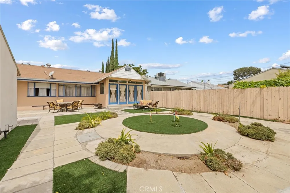 6306 Denny Avenue North Hollywood, CA 91606