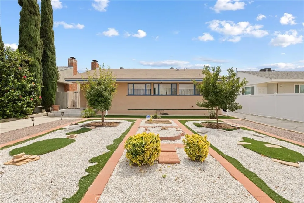 6306 Denny Avenue North Hollywood, CA 91606