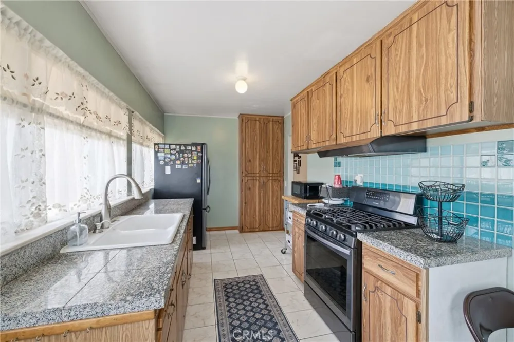 6306 Denny Avenue North Hollywood, CA 91606