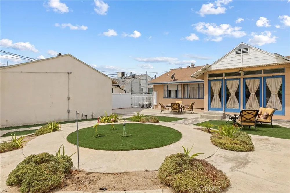 6306 Denny Avenue North Hollywood, CA 91606