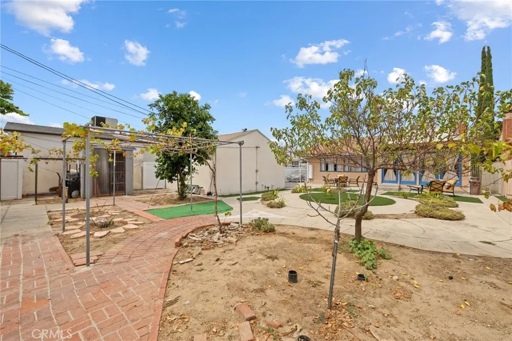 6306 Denny Avenue North Hollywood, CA 91606