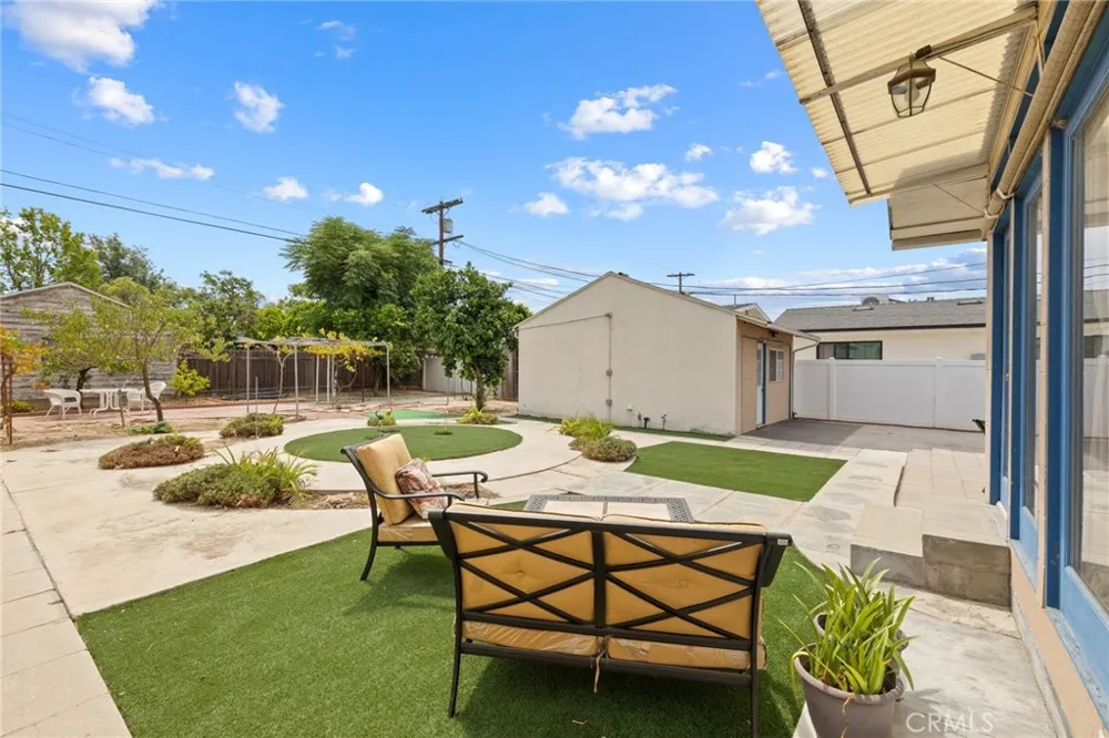 6306 Denny Avenue North Hollywood, CA 91606