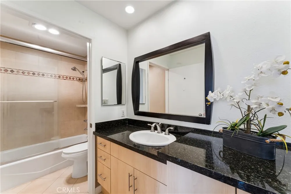 7826 Topanga Canyon #220 Canoga Park, CA 91304