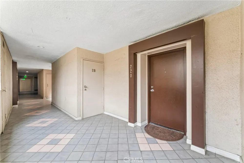 7826 Topanga Canyon #220 Canoga Park, CA 91304