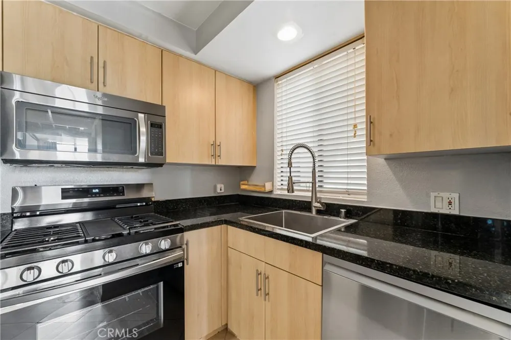7826 Topanga Canyon #220 Canoga Park, CA 91304