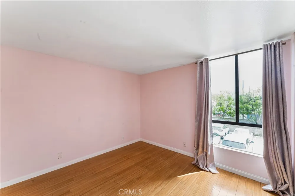 7826 Topanga Canyon #220 Canoga Park, CA 91304