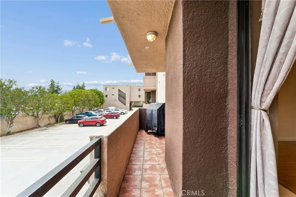 7826 Topanga Canyon #220 Canoga Park, CA 91304