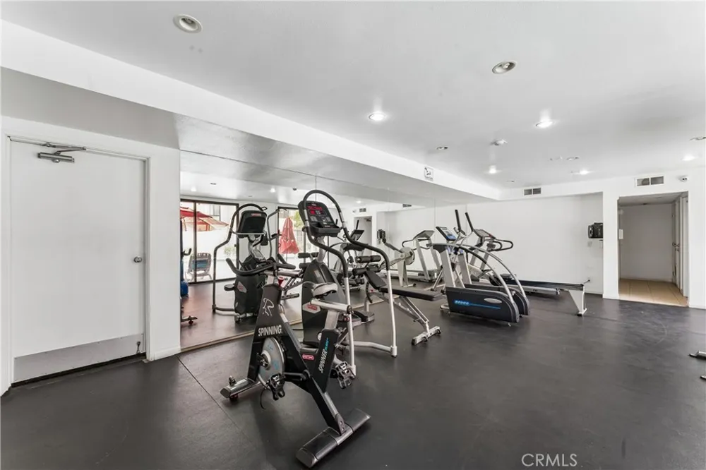 7826 Topanga Canyon #220 Canoga Park, CA 91304