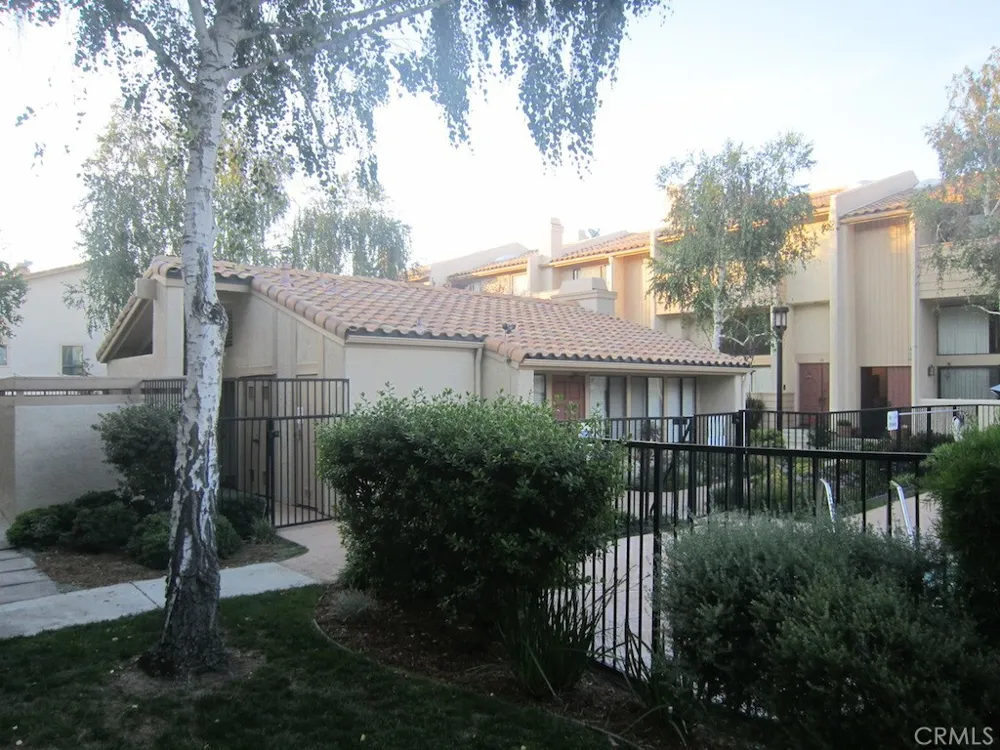26334 W Bravo Lane Calabasas, CA 91302