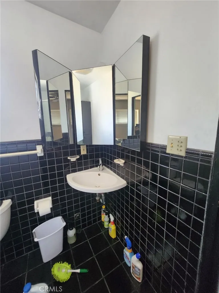 9225 Telfair Sun Valley, CA 91352