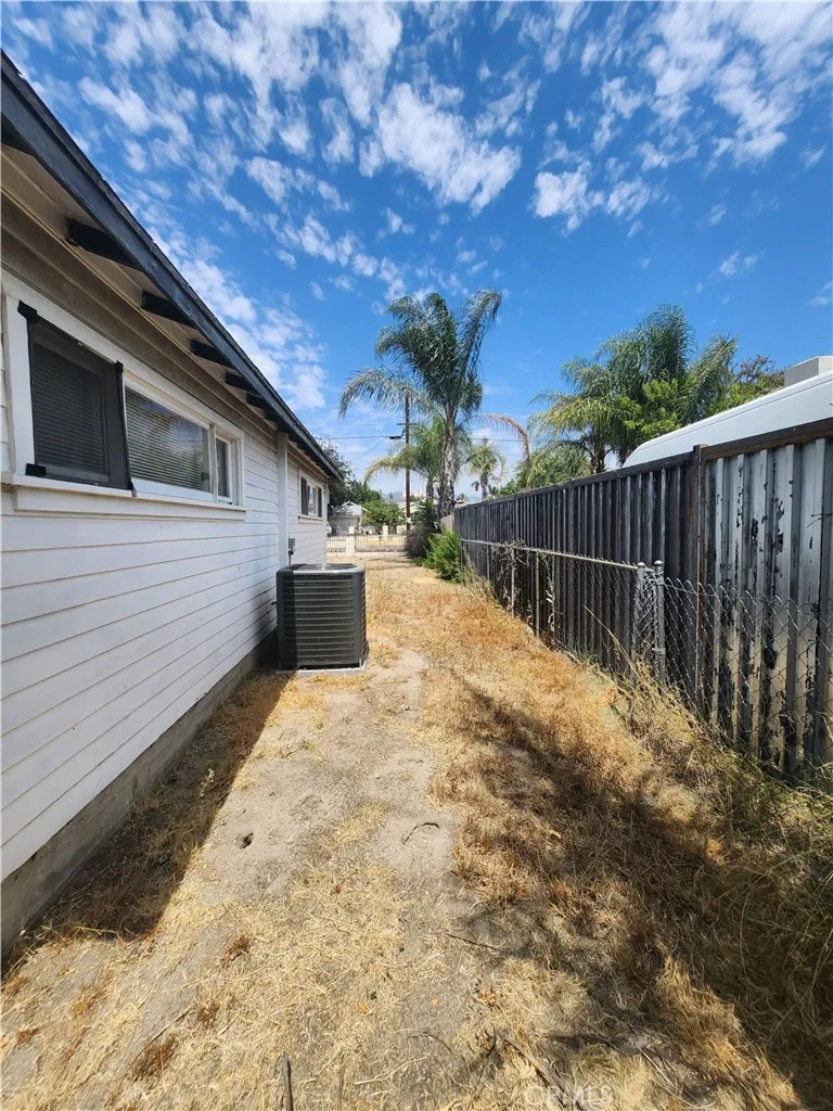 9225 Telfair Sun Valley, CA 91352