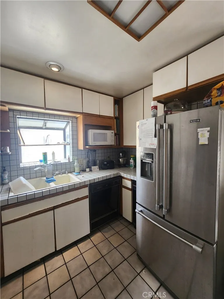 9225 Telfair Sun Valley, CA 91352