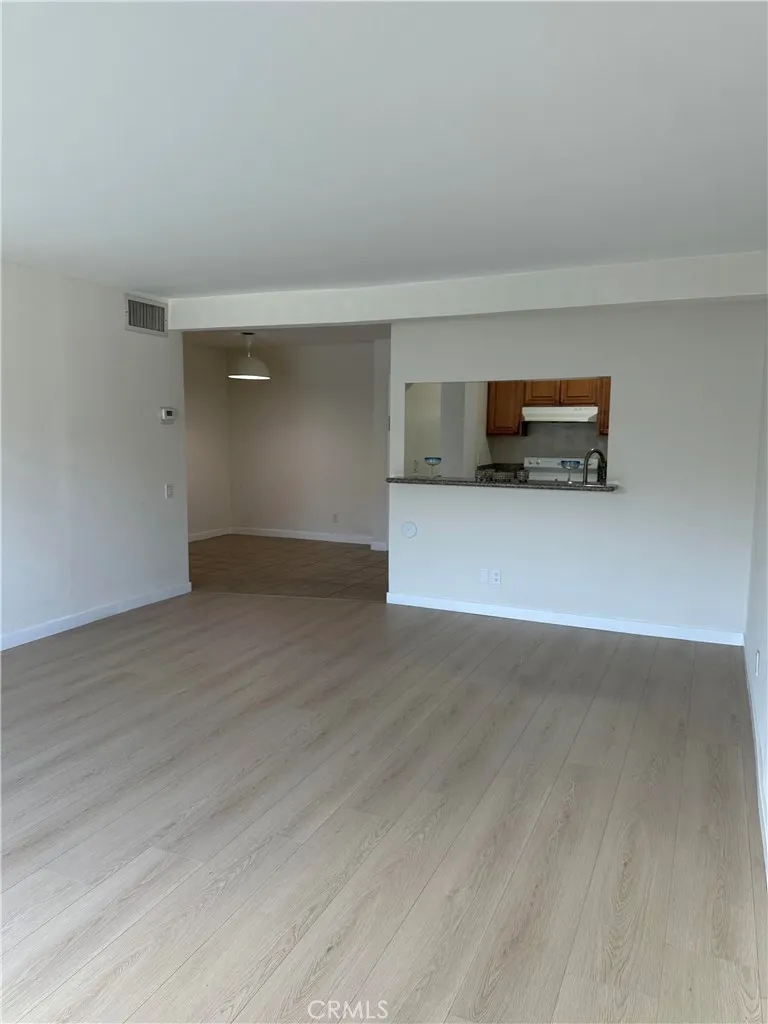 5460 White Oak Avenue #E207 Encino, CA 91316