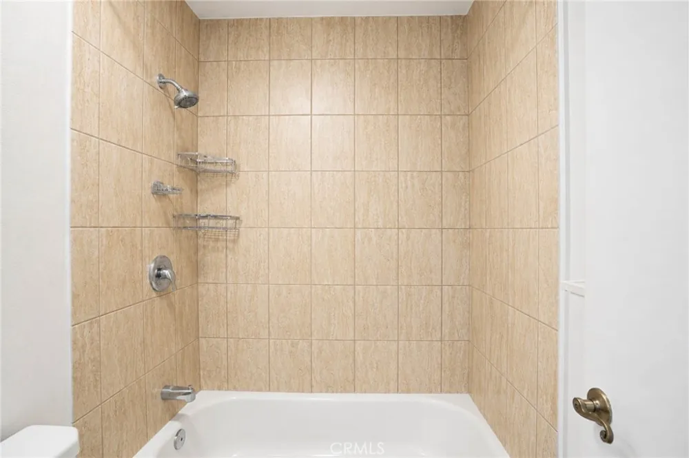 5460 White Oak Avenue #E207 Encino, CA 91316