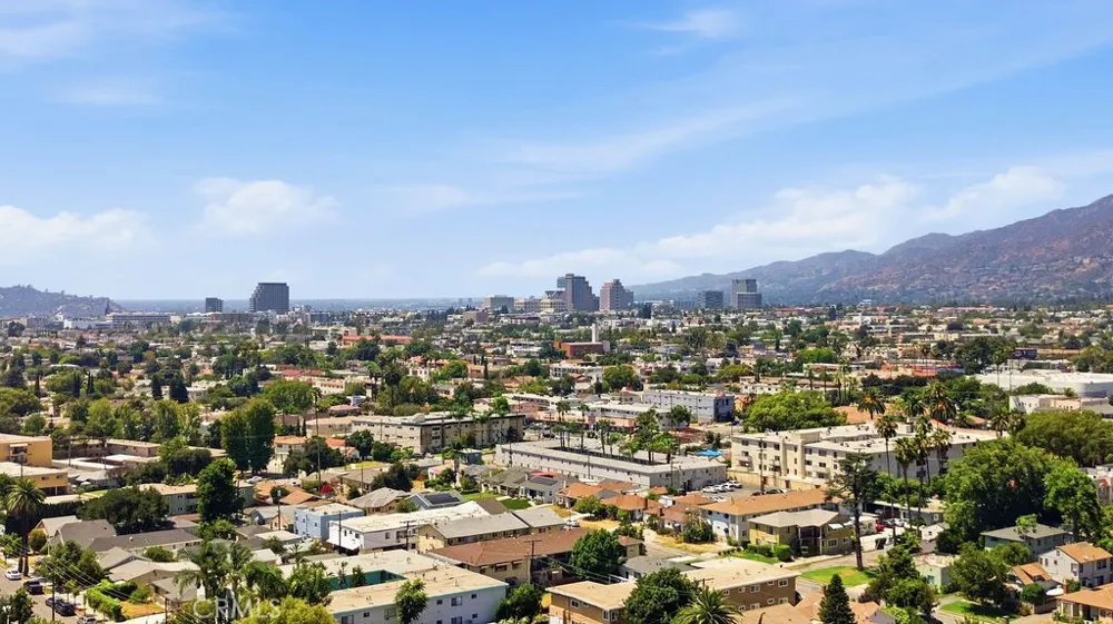 1517 E Garfield #84 Glendale, CA 91205