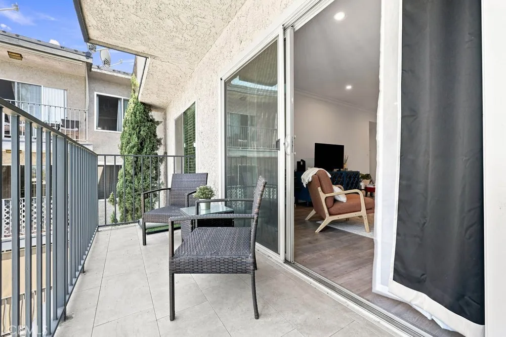 1517 E Garfield #84 Glendale, CA 91205