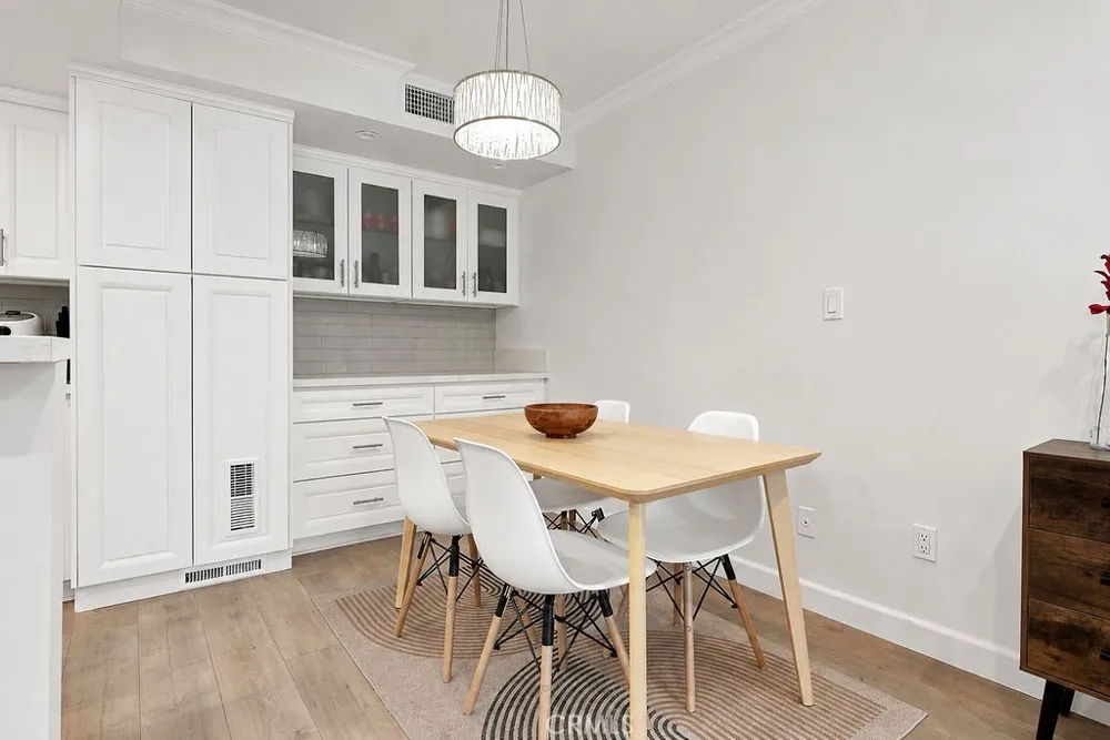 1517 E Garfield #84 Glendale, CA 91205