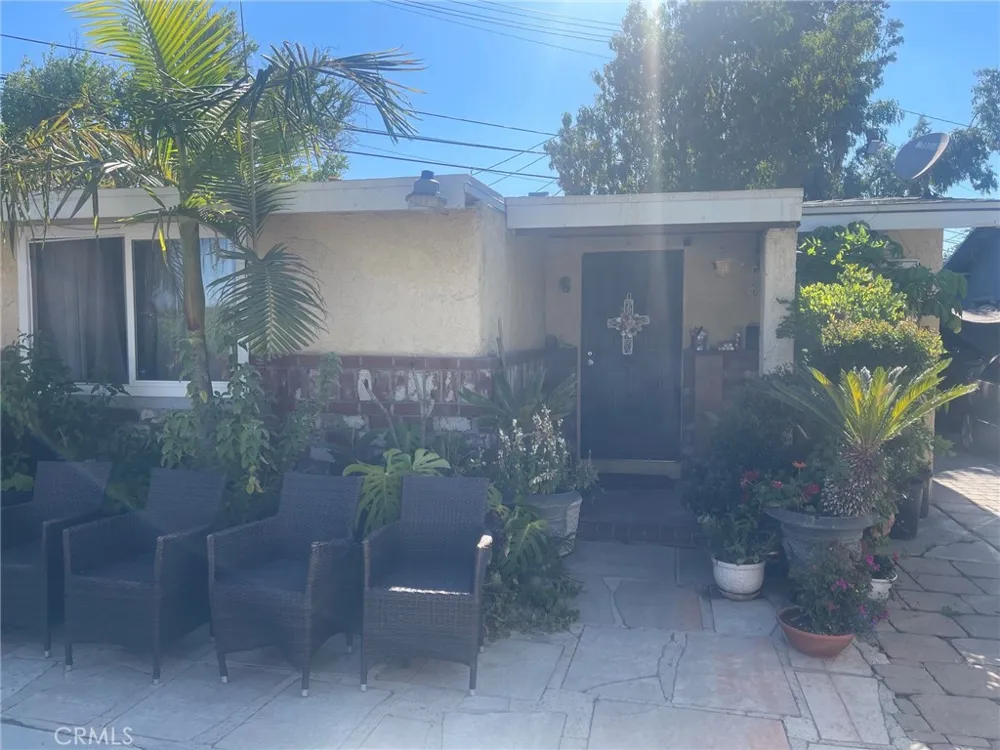 7751 Arvilla Avenue Sun Valley, CA 91352