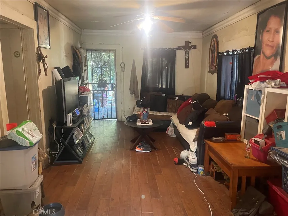 7751 Arvilla Avenue Sun Valley, CA 91352