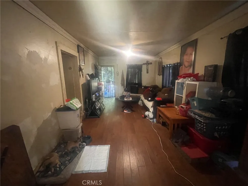 7751 Arvilla Avenue Sun Valley, CA 91352