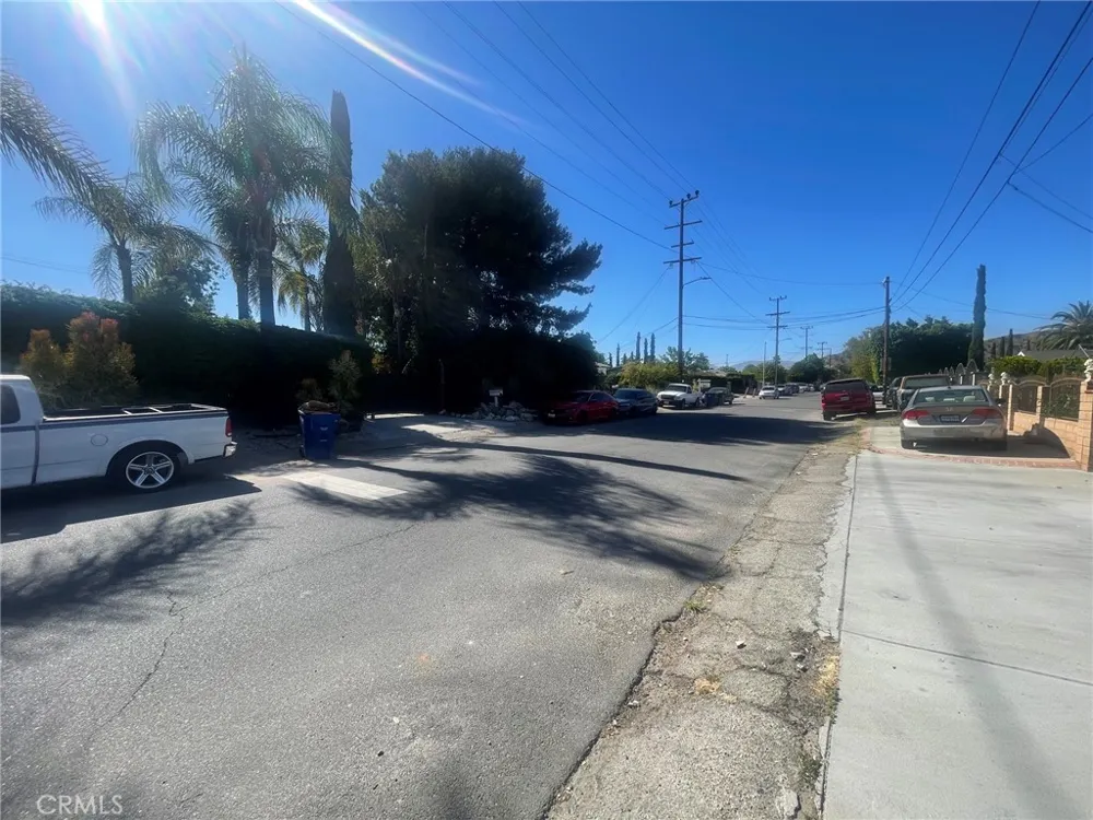 7751 Arvilla Avenue Sun Valley, CA 91352