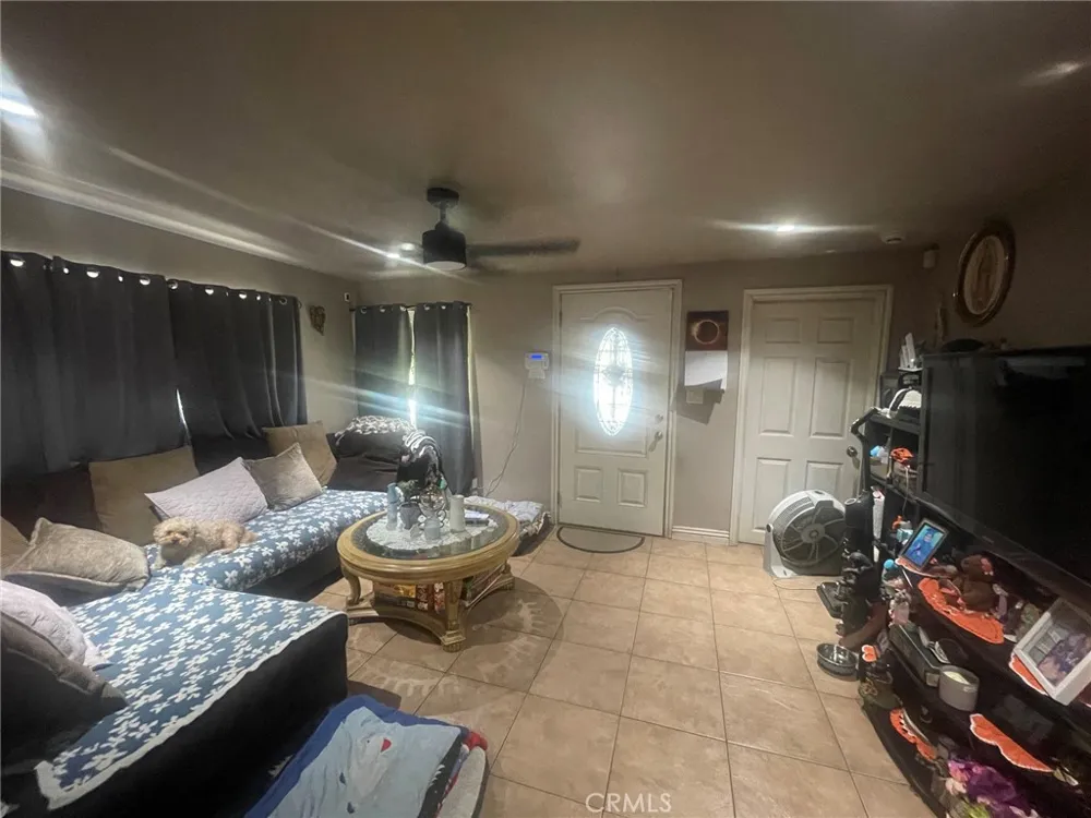 7751 Arvilla Avenue Sun Valley, CA 91352