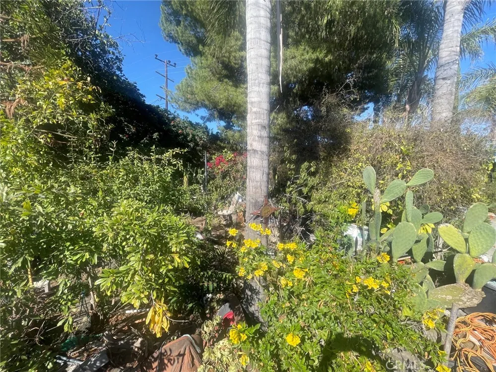 7751 Arvilla Avenue Sun Valley, CA 91352