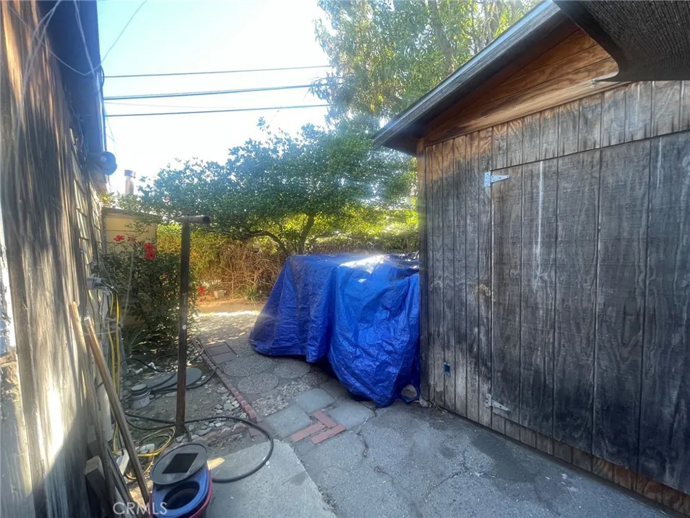 7751 Arvilla Avenue Sun Valley, CA 91352