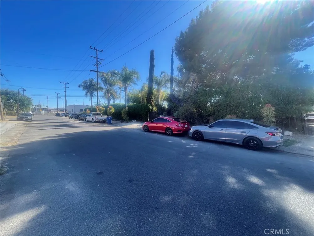 7751 Arvilla Avenue Sun Valley, CA 91352