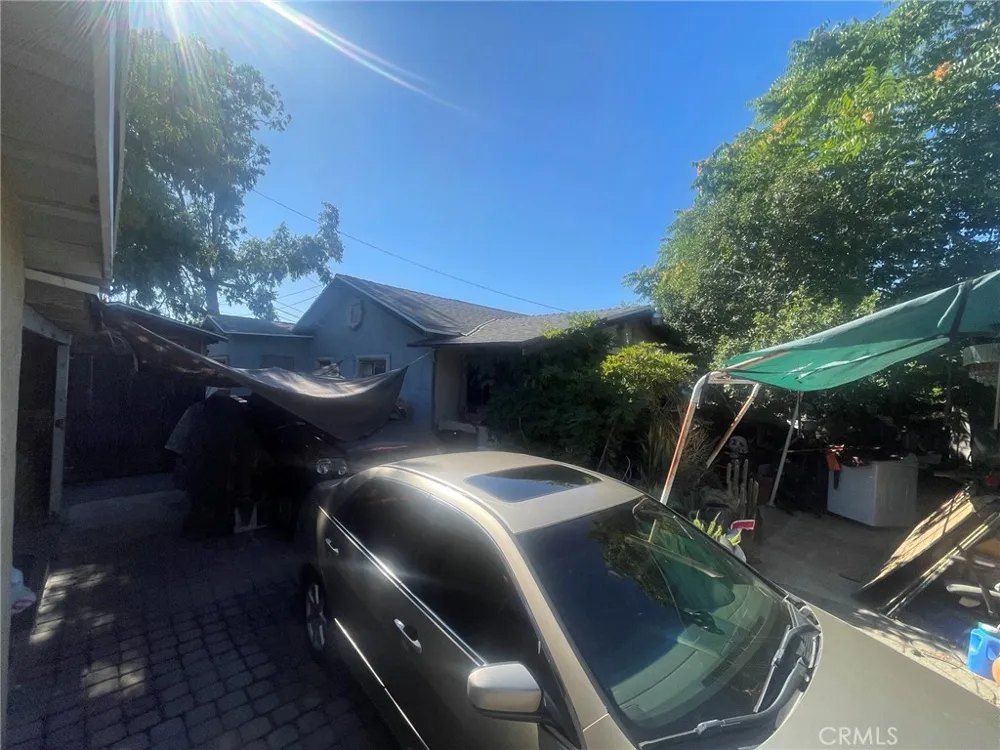 7751 Arvilla Avenue Sun Valley, CA 91352