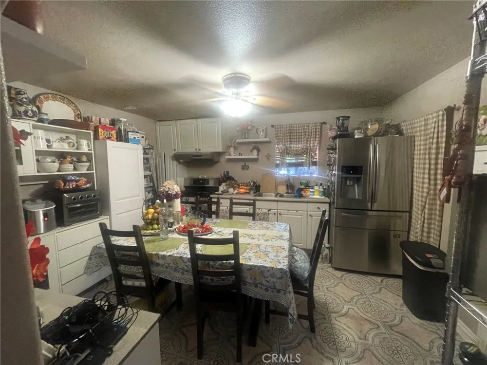 7751 Arvilla Avenue Sun Valley, CA 91352