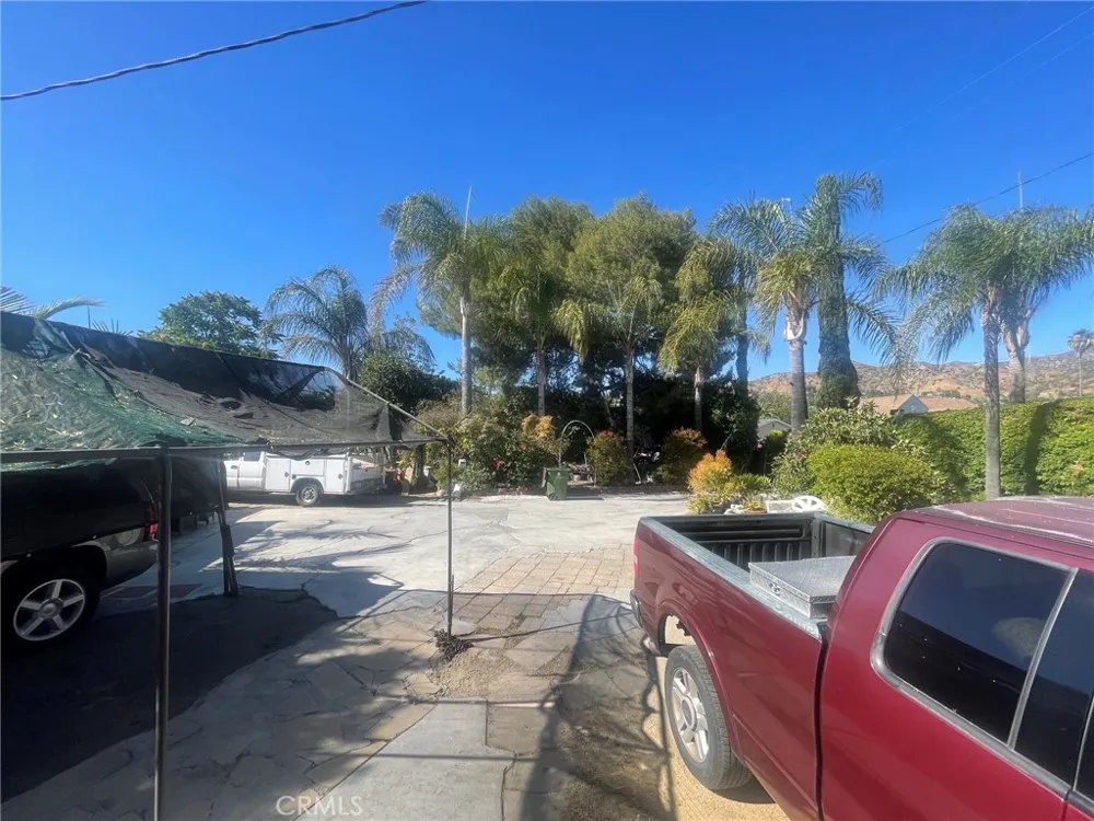 7751 Arvilla Avenue Sun Valley, CA 91352