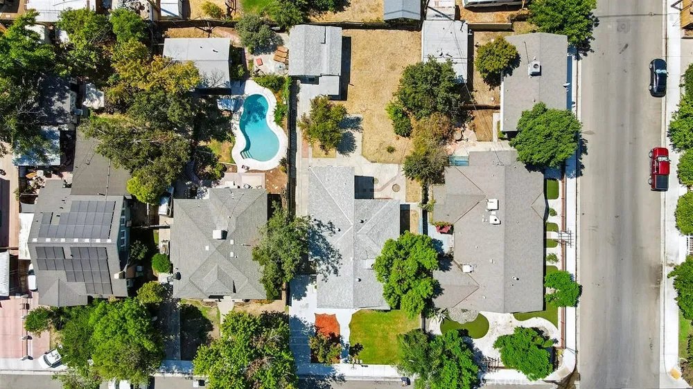 1825 2nd Bakersfield, CA 93304