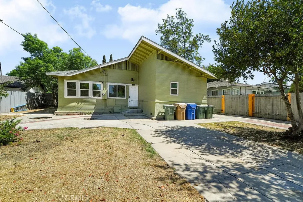 1825 2nd Bakersfield, CA 93304