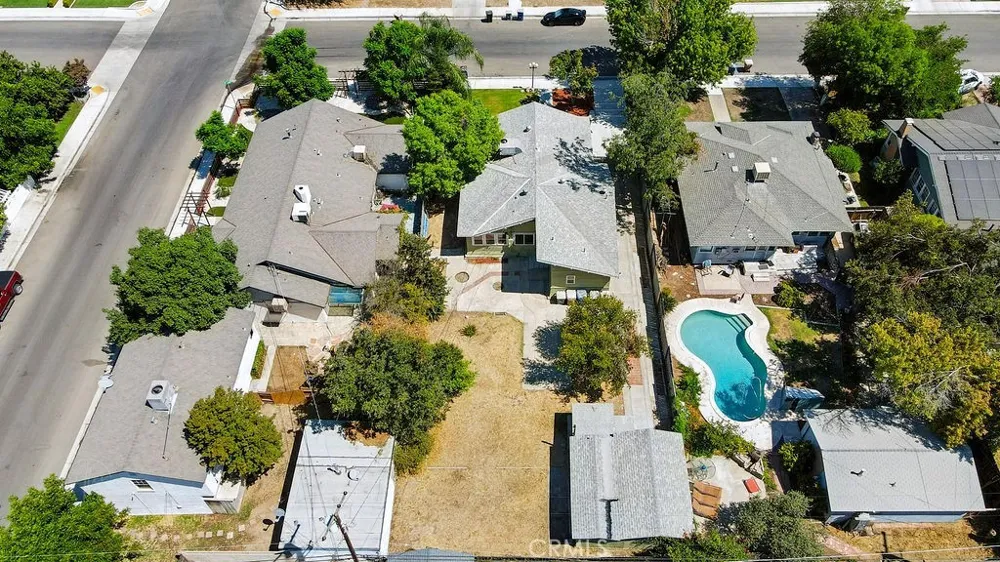 1825 2nd Bakersfield, CA 93304