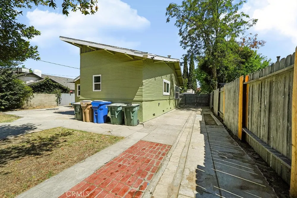 1825 2nd Bakersfield, CA 93304