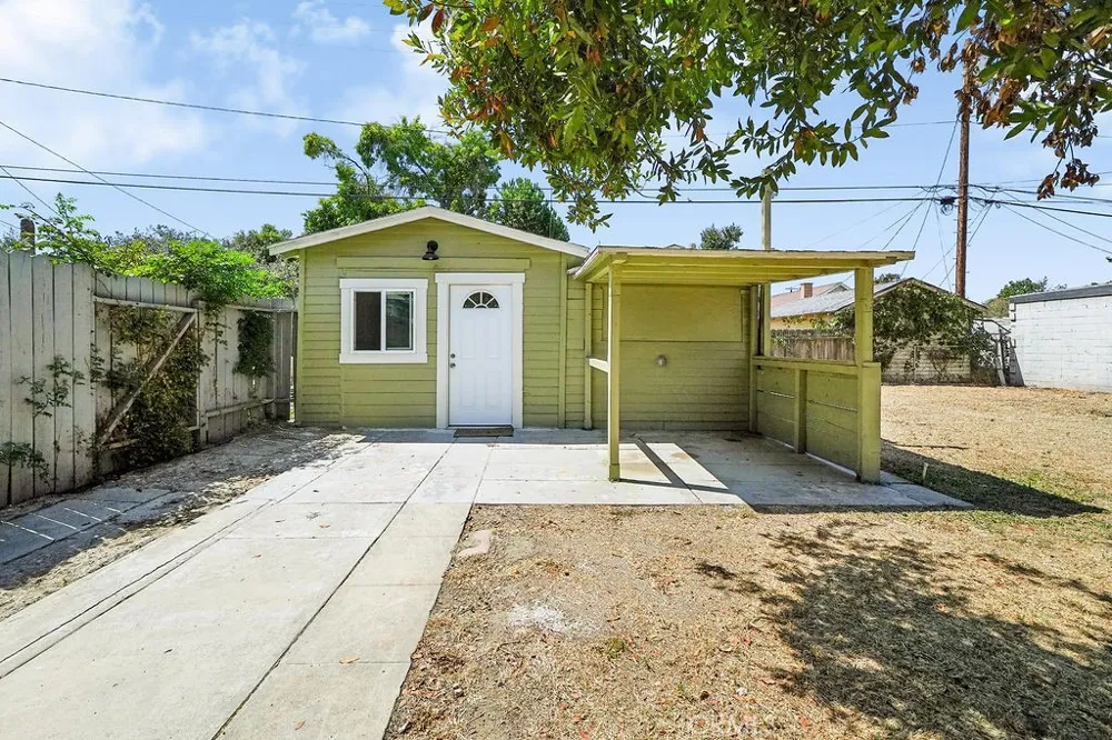 1825 2nd Bakersfield, CA 93304