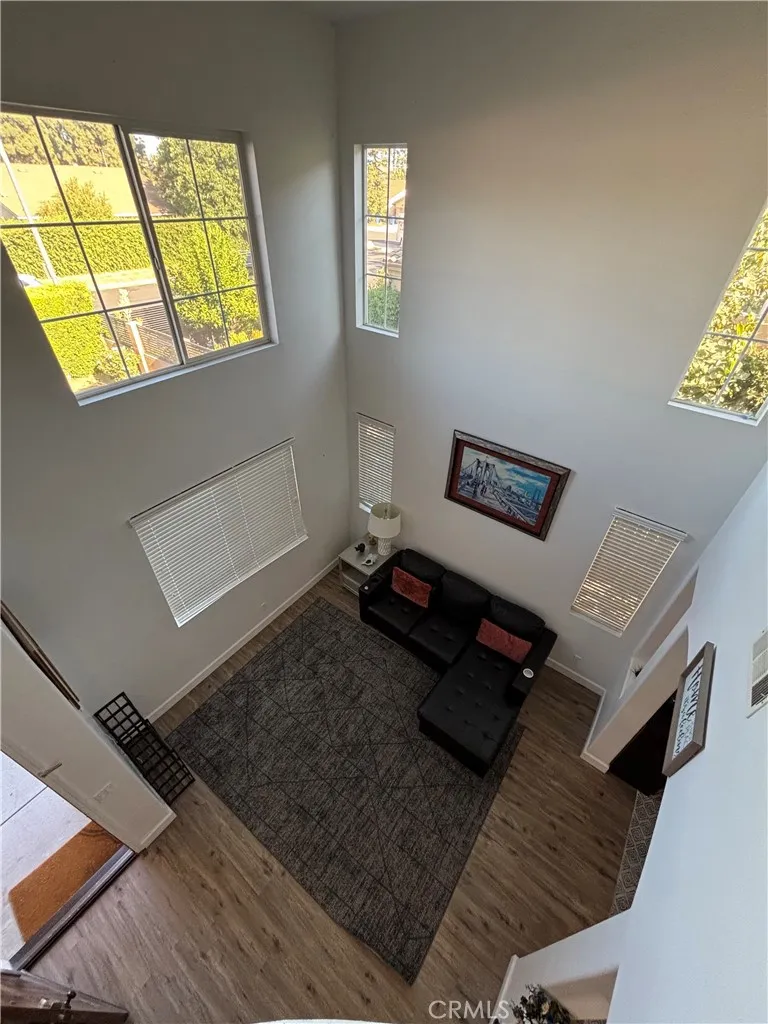 8341 Kelvin Winnetka, CA 91306