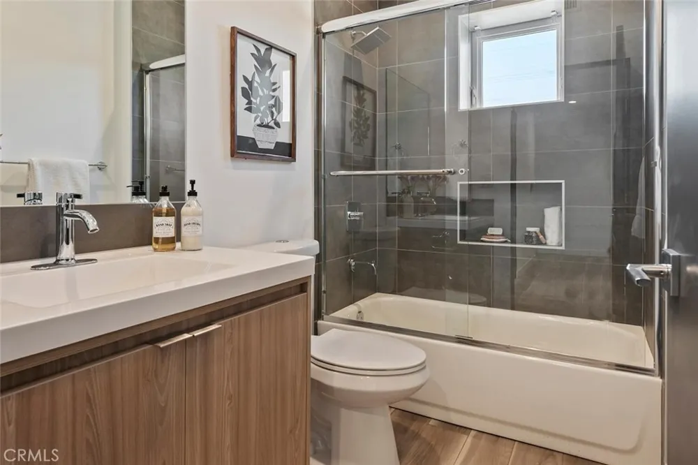 13538 Vanowen Street #4 Valley Glen, CA 91405