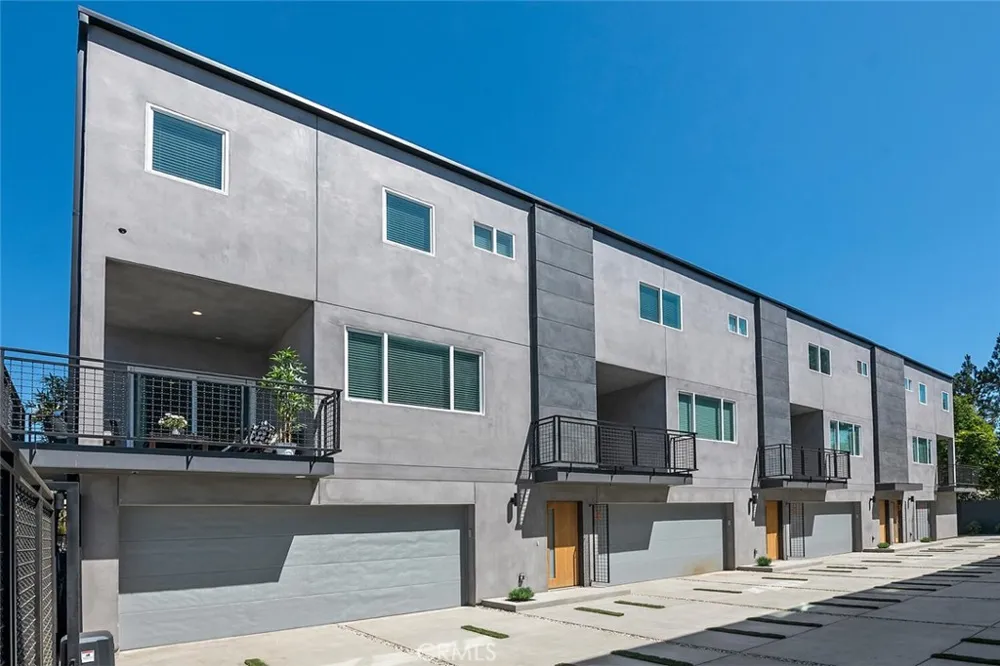 13538 Vanowen Street #4 Valley Glen, CA 91405