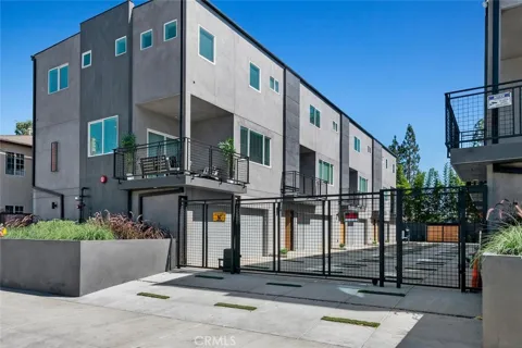 13538 Vanowen Street #4