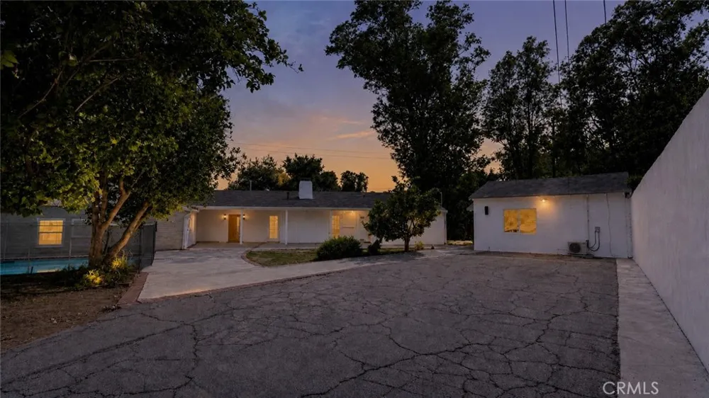 4711 Tyrone Sherman Oaks, CA 91423