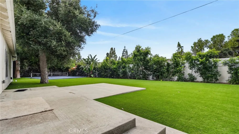 4711 Tyrone Sherman Oaks, CA 91423