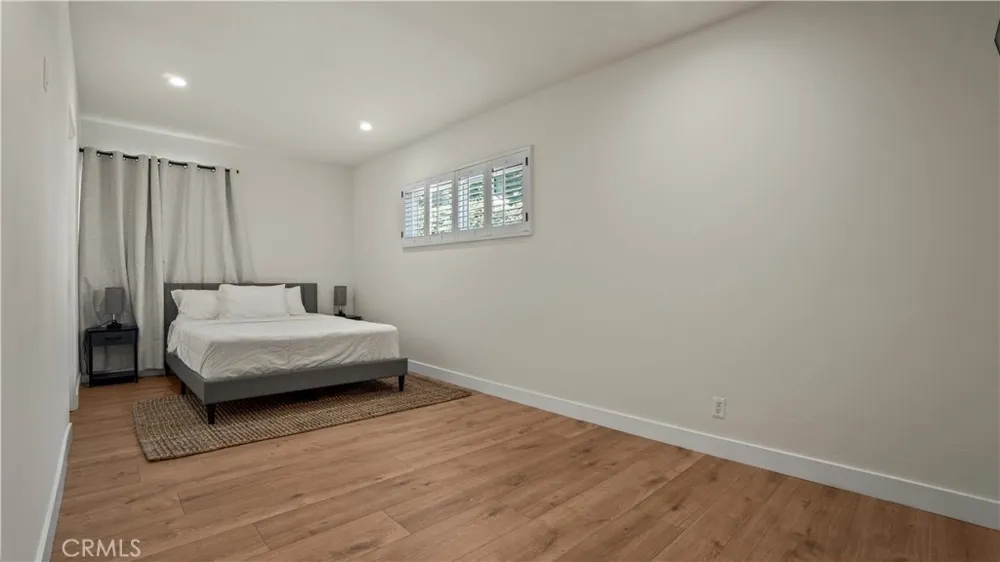4711 Tyrone Sherman Oaks, CA 91423