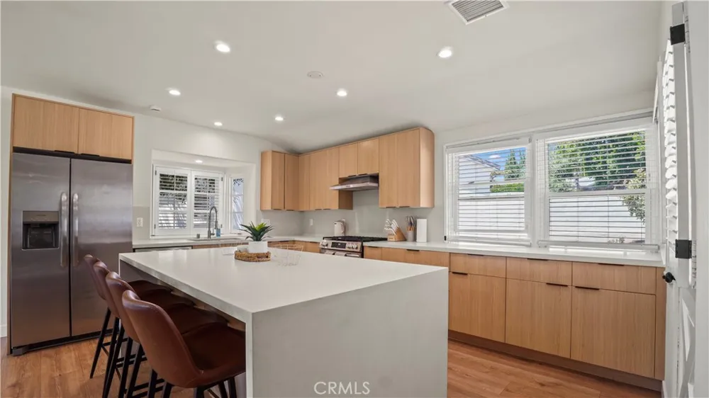 4711 Tyrone Sherman Oaks, CA 91423
