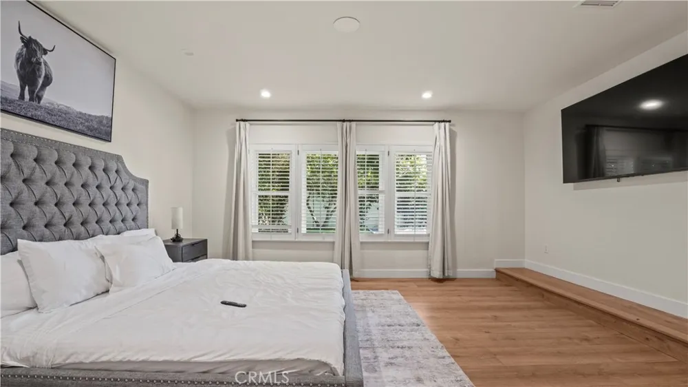 4711 Tyrone Sherman Oaks, CA 91423