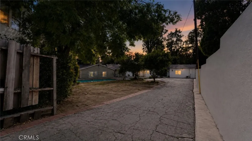 4711 Tyrone Sherman Oaks, CA 91423