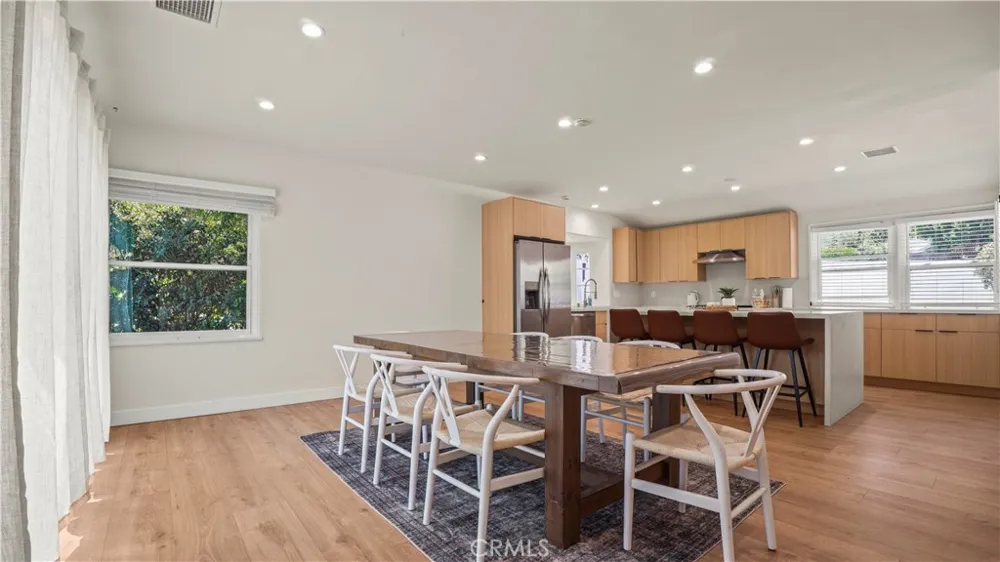 4711 Tyrone Sherman Oaks, CA 91423