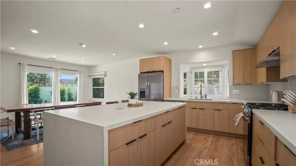 4711 Tyrone Sherman Oaks, CA 91423